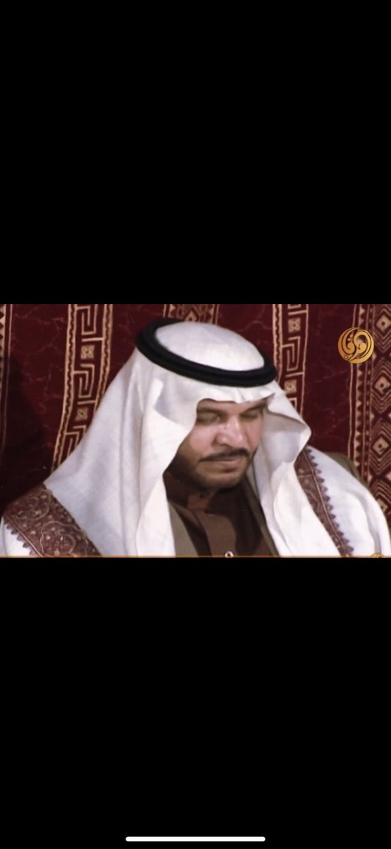 لو الردى فرضٍ من النار ينجيه
كفر وجاب الكارثه والمطمّه

والطيب لو هو سم شربه ويمديه
يمديه مات ويمدي القبر ضمّه

من يوم سارت بالبسيطه مواطيه
والطيب شربه واكسجينه ودمه

أبوه جده منسب أمه تعب فيه
وأبوه تعبانٍ على منسب أمه

.

عبدالله ابن زويبن الله يرحمه ويغفر له