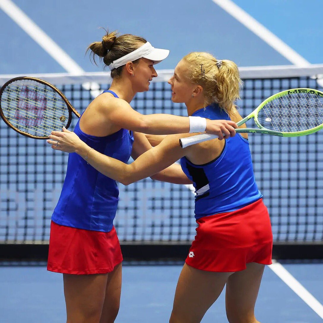 tenis_fm's tweet image. Las ex número 1 del mundo de dobles 🇨🇿 #Siniakova &amp;amp; #Krejcikova no jugarán juntas durante la temporada 2024.