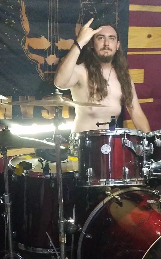DeathNerium's tweet photo. Hernán  es nuestro nuevo baterista, también  es Argentino y ya vino a grabar todos los temas para nuestro disco oficial 🍻
Estén atentos porque se viene una gran noticia para nuestros fans sobre contactos con el exterior 💣 https://t.co/h6LxTeXd7z