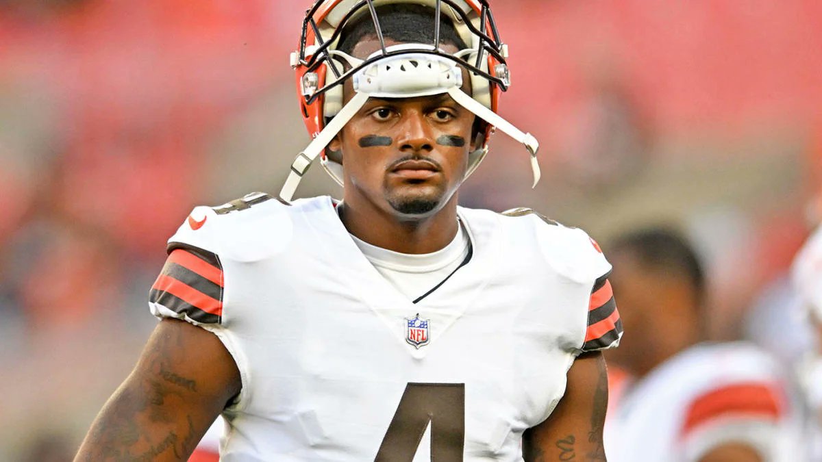 NFL_DovKleiman's tweet photo. #Browns Deshaun Watson in the 1st quarter of the #Ravens game:

* 1 of 9 Passing 
* 19 Yards
* 2.1 Yards Per Attempt
* 0 TDs
* 1 INT (Pick-6)
* 0.0 QB Rating

Watson in the 2nd half: 
* 14 of 14 Passing
* 150 Total Yards
* 1 TD 
* Comeback win

The game started as ugly as possible with a pick-6, but he turned it around at the end.