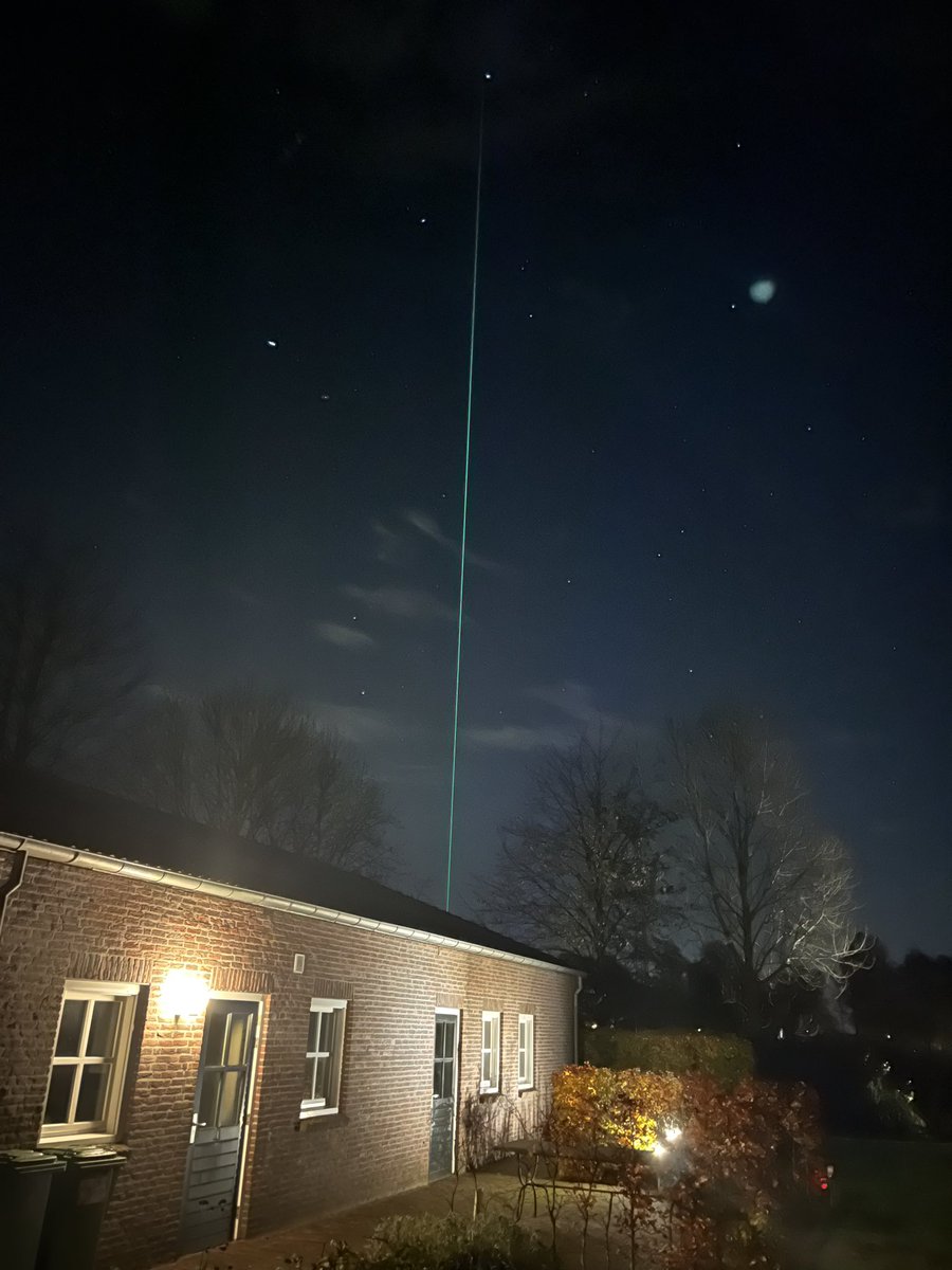 De laser van Glow Eindhoven mooi te zien vanuit #netersel