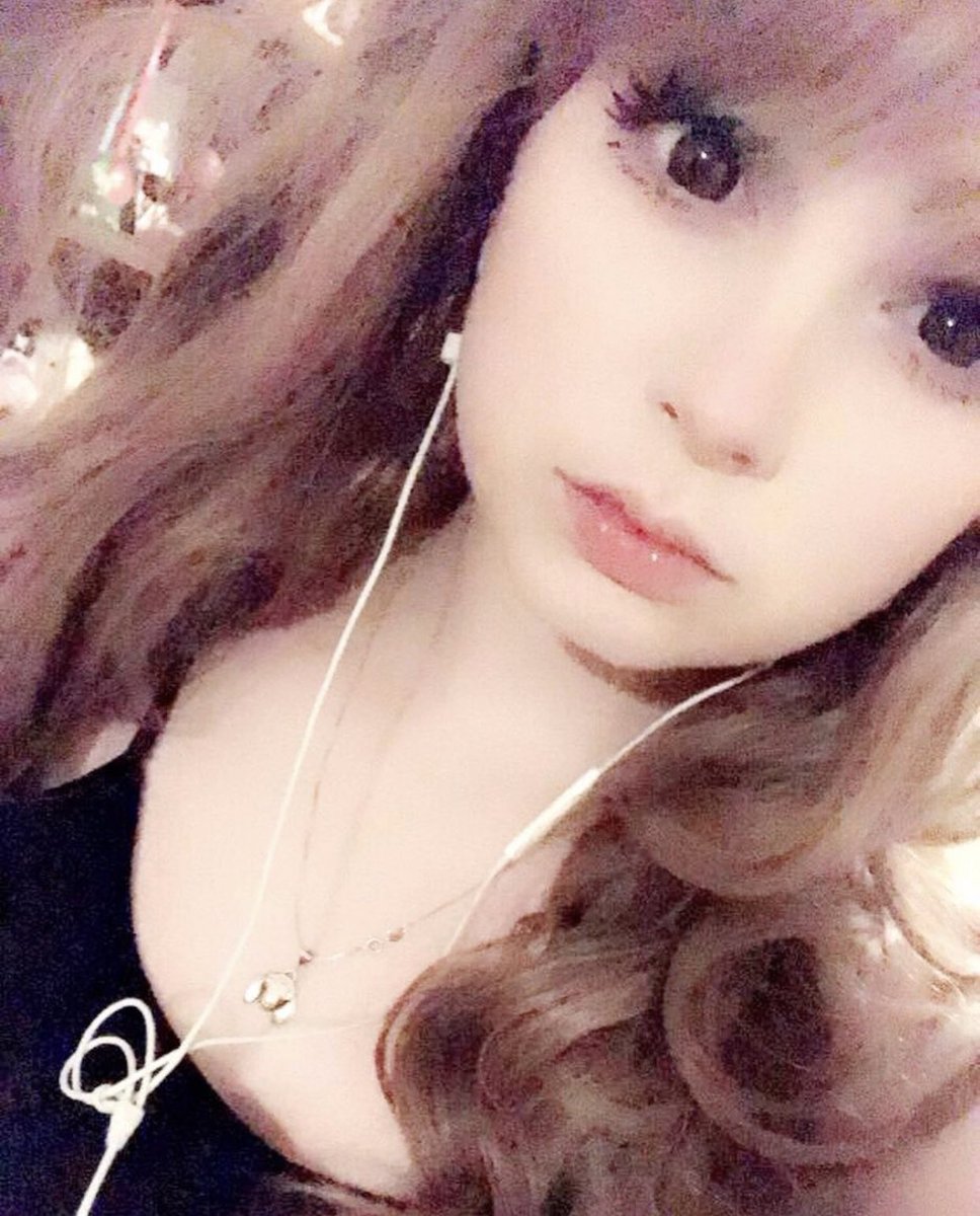 _kupokisses's tweet photo. 19 vs now (I wanted to be an anime girl so bad…💀) https://t.co/26HhpuAvUS
