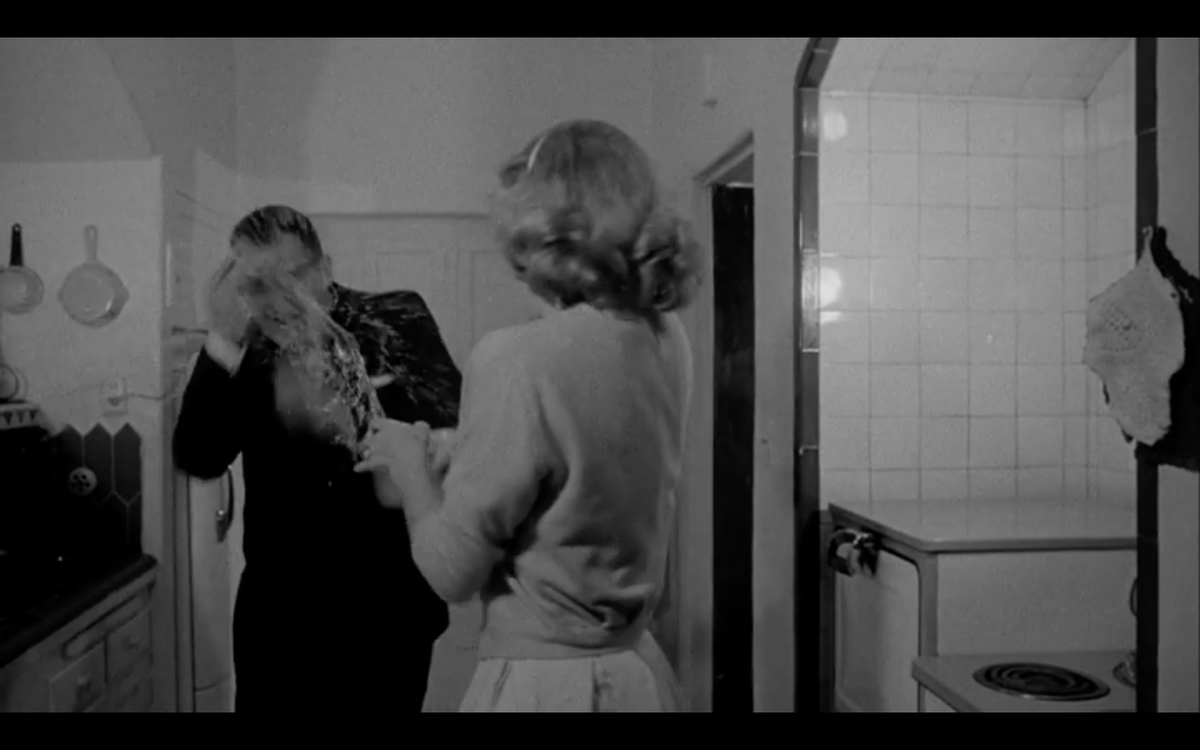NoirAlleyAtNoon's tweet photo. Burned by boiling water, third rail shock and then getting run over by a train. 
A fitting end for Hoplin. 
#DarknessAtNoon #CryTerror #NoirAlley https://t.co/pg1ThWNTx3