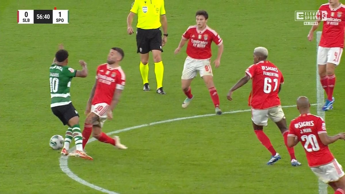 Edwards é pisado e leva amarelo 🤡🤡