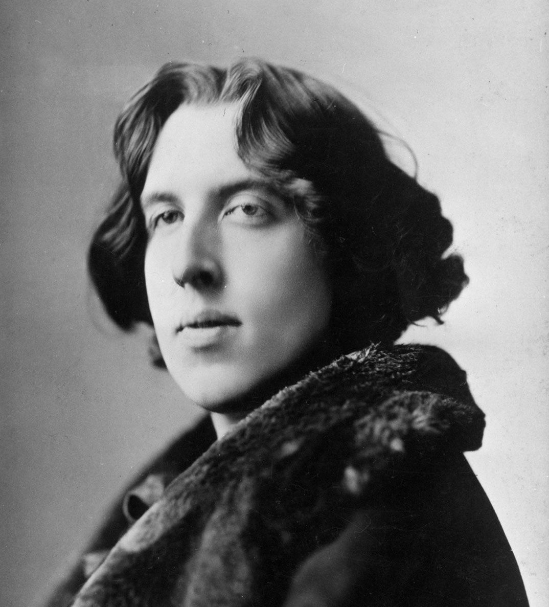 Setiap orang suci memiliki masa lalu (yang belum tentu baik) dan setiap pendosa memiliki masa depan (yang bisa jadi jauh lebih baik).

 - Oscar Wilde