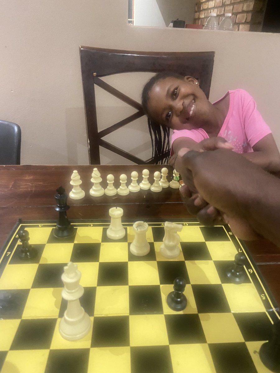 @NAMDIANAM Whenever my niece, Iyaloo Hamutumwa comes home she wants to play chess with me ❤️❤️& today I checkmate her & she shook my hand. 
I am happy bcos i was so tired after playing golf yesterday and today. 😂

@SebbyJnr_Ndongi please come one day, I will get a single malt.