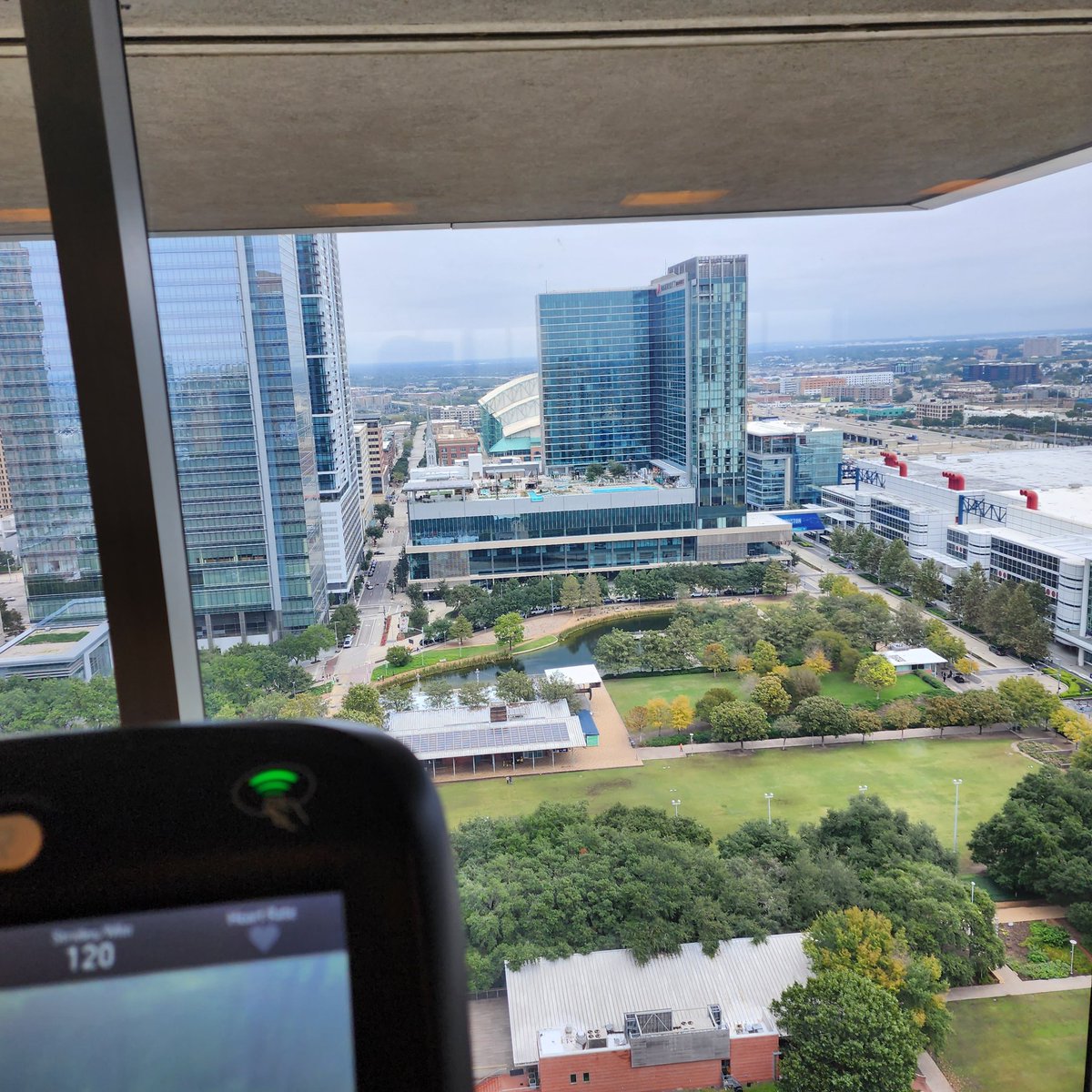Un4givingDemon's tweet photo. View from hotel gym. Getting a workout done even when traveling. https://t.co/pp9GpGC7J6