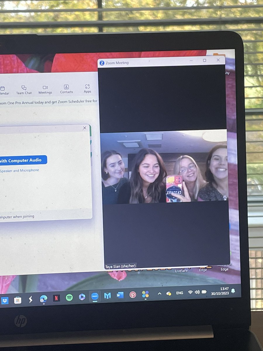 JasmineCookACT's tweet image. busy working away on our presentation with these lovely gals🤩