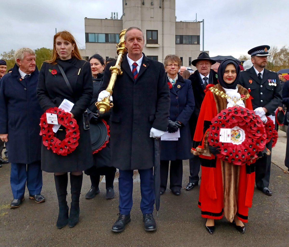 The Civic Mayor of Tameside, Cllr Tafheen Sharif, Angela Rayner MP, and other civic dignitaries attend the Remembrance Day service at the Cenotaph in Ashton this morning. #LestWeForget2023 #proudtameside