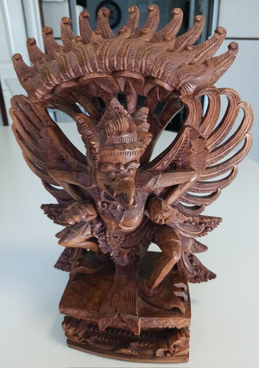 jarroyo765's tweet photo. Wood sculptures from around the world. (Indonesia) STATUE GARUDA ACACIA #woodworking #handmade #woodwork https://t.co/jAwzRayWrU