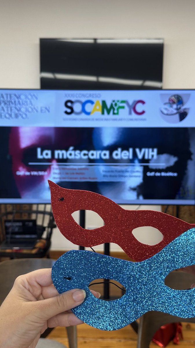 diejav92's tweet photo. Charla conjunta de los GdT de Bioética y VIH/SIDA: “la máscara del VIH”. Cuando juntas gente diferente pero muy comprometida nace un equipazo. Un fin de semana lleno de saber y emociones. Gracias, @socamfyc por darnos el congreso que hace tanto estábamos esperando. ¡Hasta pronto! https://t.co/PVk0whhmk4