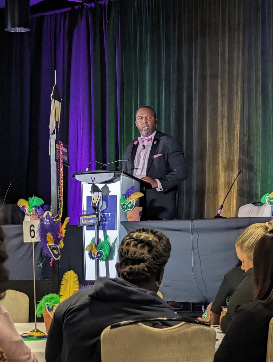 Inspired by @Drinspiration1's powerful keynote at the @NAEHCY Conference! His message on turning homelessness into hope resonates deeply. Let's unite to empower change & create a future where every child has a place to call home! #NAEHCY23 @4Walls4allHenry @FaleshaReynolds