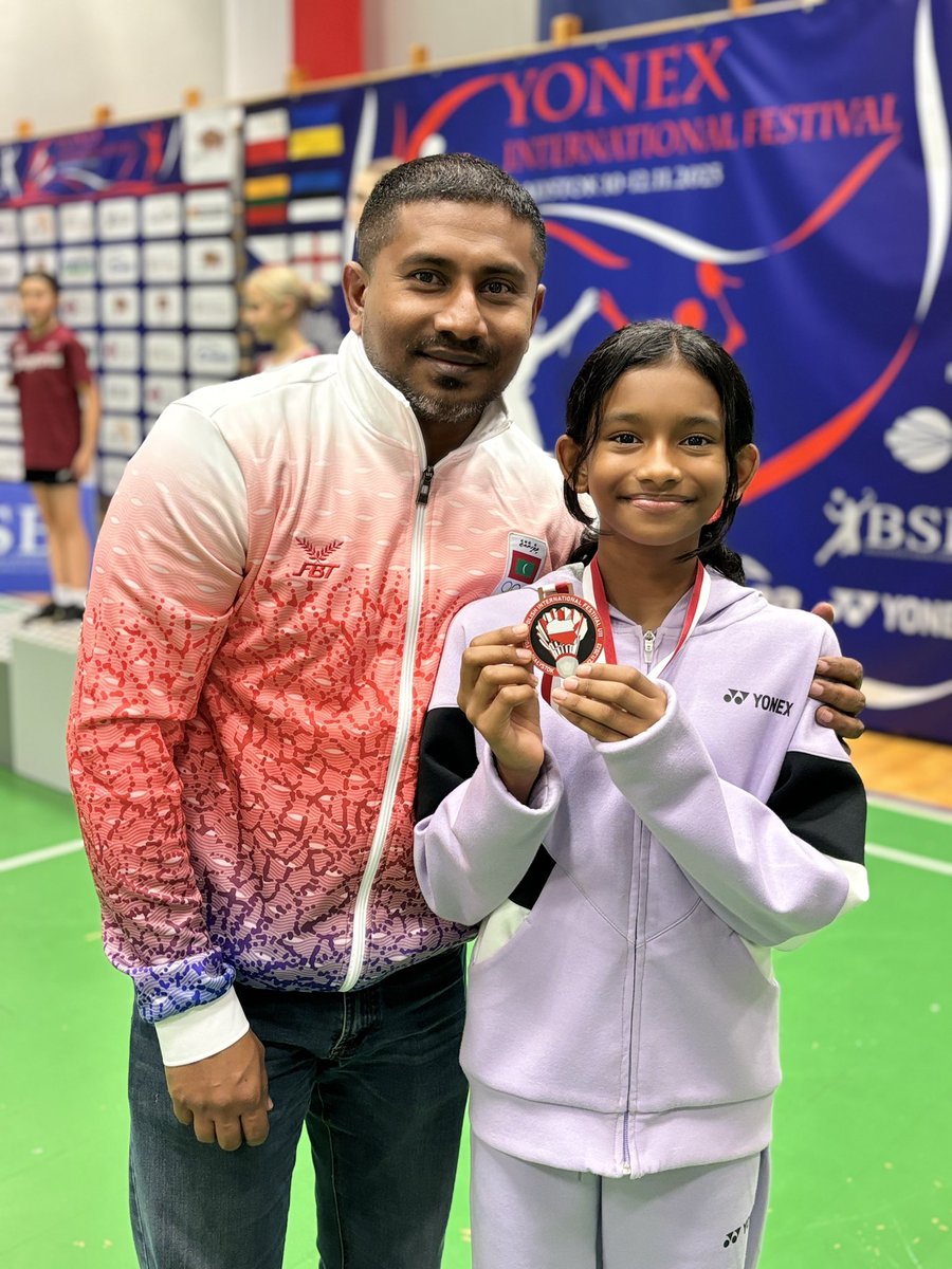 Laiba_Mahloof's tweet photo. Alhamdhulillahi. 

Very happy to win my first international medal in Singles. 

It’s a bronze medal 🥉 in Under 11 Singles in YONEX International Festival #Bialystok, Poland.

Unfortunately lost in the semifinals against Pudlo after a close fight. 

🇲🇻 Vs 🇵🇱 Pudlo
14 - 15
12 - 15
 
Thank you all for the love and best wishes. 🇲🇻❤️