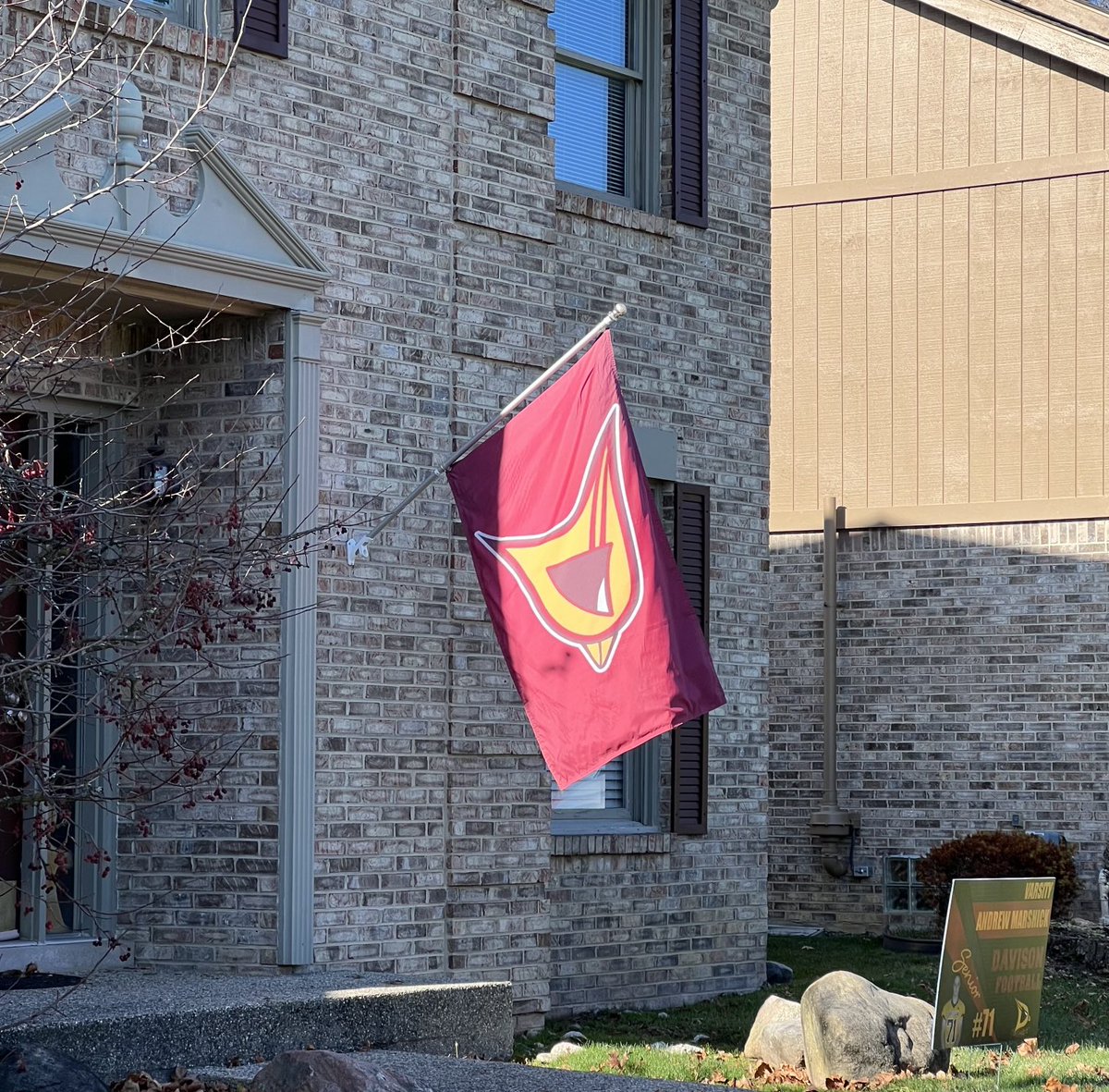 Acquiescently reminding my Clarkston neighbors which M-15 🏆🏈 team is moving on this season #JYD DavCardFootball !!!