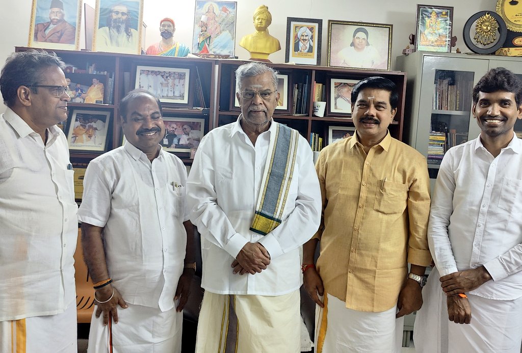 நாகலாந்து மாநில ஆளுநர் மேதகு இல கணேசன் ஐயா அவர்களை அவரது இல்லத்தில் சந்தித்து தீபாவளி திருநாளை முன்னிட்டு ஆசி பெற்றோம் <a href="/BJP4Nagaland/">BJP Nagaland</a>