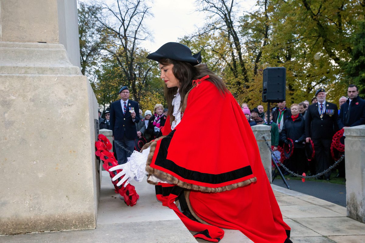 EnfieldCouncil's tweet photo. Services, parades and wreath laying to mark Remembrance Sunday took place in Enfield Town, Edmonton Green and Southgate today.
We remember the service and sacrifice of all those who have defended our freedoms and protected our way of life. #RemembranceSunday #PoppyAppeal https://t.co/8gQ5ZepMkX