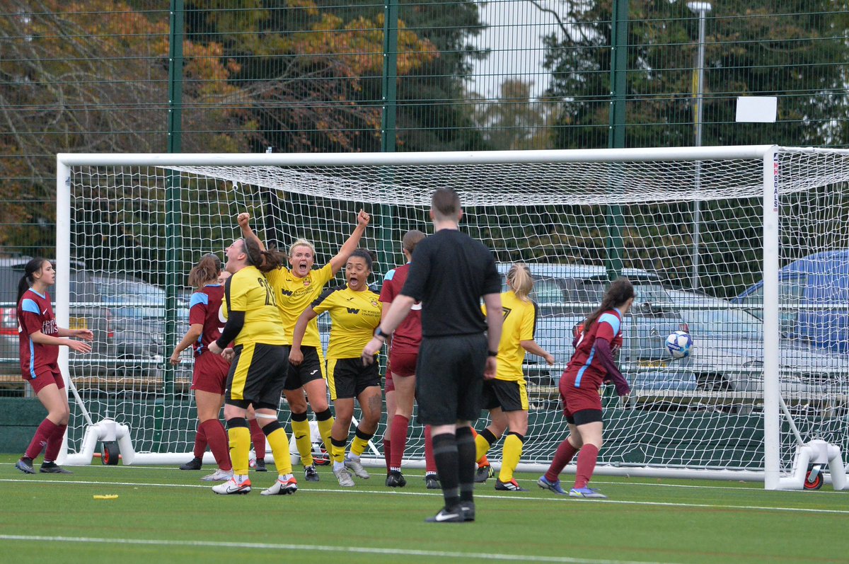 NMFCWomen's tweet image. MAKING HISTORY IN STYLE 😍🔴

After coming back from 3-1 down with 15 minutes to go we have reached the second round of the @FACupWomens for the first time in the clubs history 👏

#NMFCWomen #WomensFACup