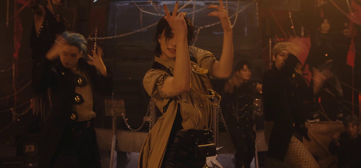 "락 (樂) (LALALALA)" M/V has now surpassed 25,500,000 (25.5M) views on YouTube!

▶️ youtu.be/dBDkYofMUs4

<a href="/Stray_Kids/">Stray Kids</a> #StrayKids #스트레이키즈