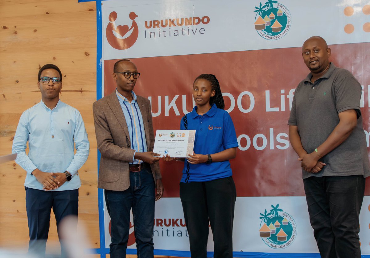 urukundo_initia's tweet photo. Unforgettable moments ❤️
An exciting weekend where @asyv and @GashoraGirls went head-to-head in a friendly #UrukundoLifeSkillsBoardGame game play and both teams won! 

They were awarded “distinguished participants” in an exciting awarding ceremony! https://t.co/mDpNcvgBZb