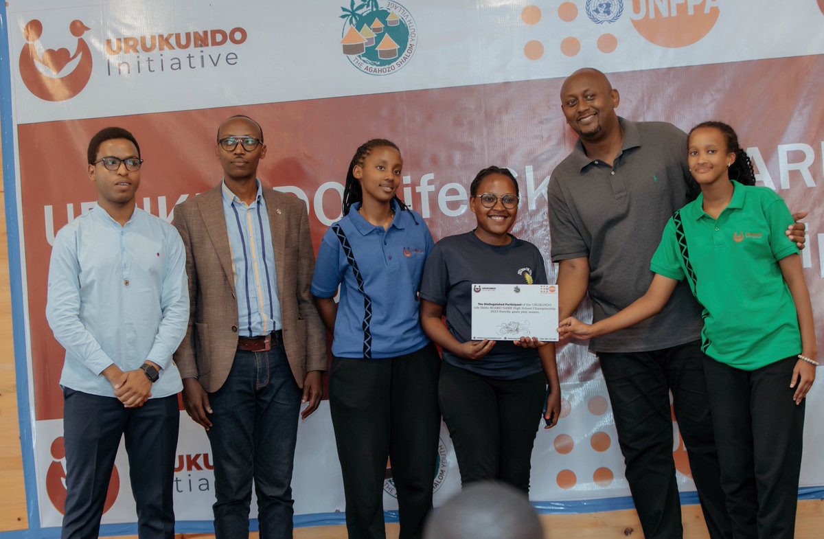 urukundo_initia's tweet photo. Unforgettable moments ❤️
An exciting weekend where @asyv and @GashoraGirls went head-to-head in a friendly #UrukundoLifeSkillsBoardGame game play and both teams won! 

They were awarded “distinguished participants” in an exciting awarding ceremony! https://t.co/mDpNcvgBZb