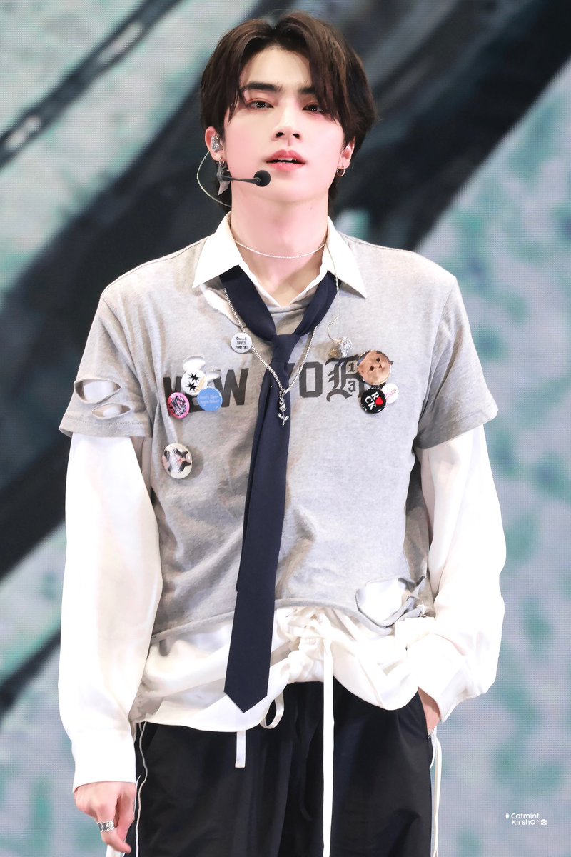 𝟮𝟯𝟭𝟭𝟭𝟮 𝗚𝗨𝗔𝗡𝗚𝗭𝗛𝗢𝗨

#肖俊  #XIAOJUN  #샤오쥔 
 #シャオジュン #WayV 
#WayV_OnMyYouth