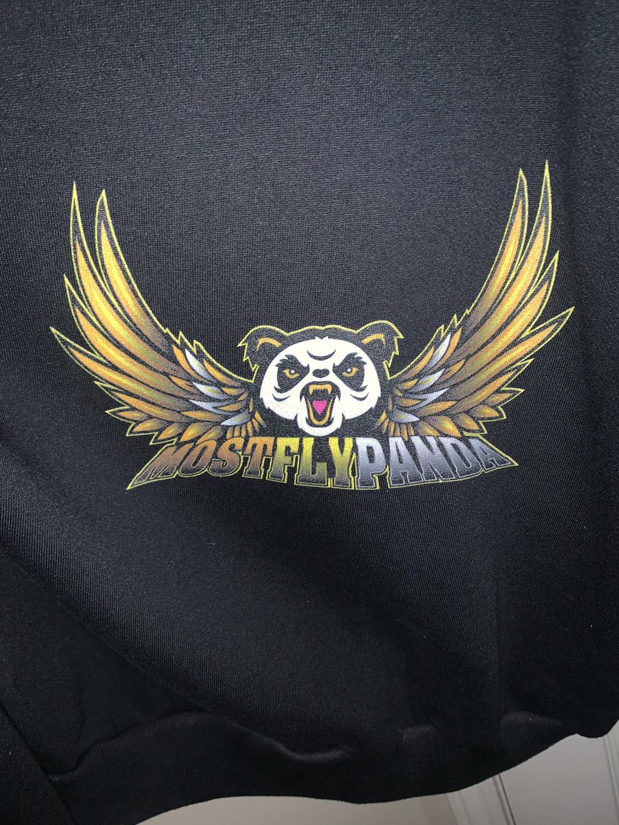 cc_tempest_'s tweet photo. @mostflypanda was cleaning out a closet and found this hoodie, probably from 5 years or 7 ago https://t.co/lQSPsgUcLS