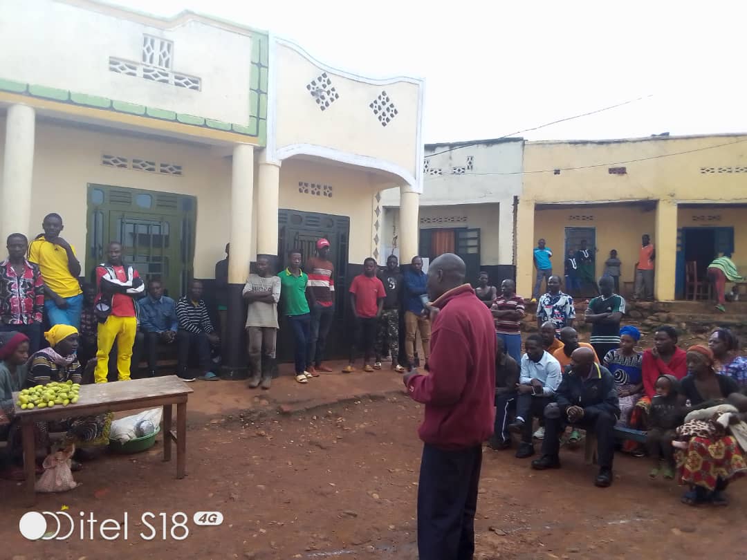 Uyu munsi mumidugudu yose hakozwe umugoroba w'imiryango, bakaba baganiriye ku kamaro ko konsa k'umwana, umubyeyi n'igihugu, kandi habayeho n'umwanya wo gukemura bimwe mubibazo biri mumiryango.<a href="/DrKibiriga/">Dr. ANICET KIBIRIGA</a> <a href="/RusiziDistrict/">Rusizi District</a> <a href="/AnnemarieDukuz2/">Anne marie Dukuzumuremyi</a> <a href="/yussufBAZIKI/">yussuf BAZIKI</a>