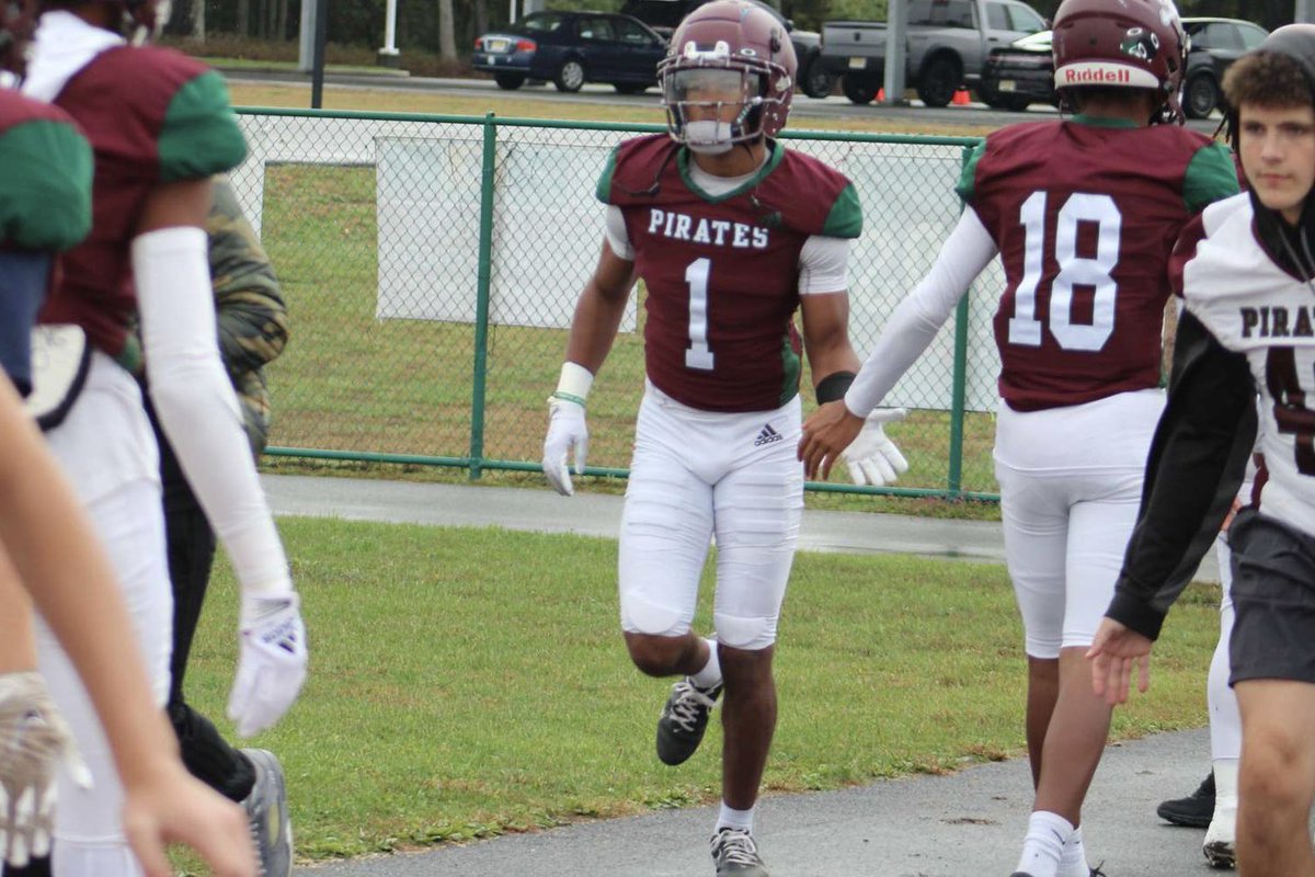 I am grateful for the opportunities I had these last 4 years being apart of a winning program made a lot of memories. Grateful for my coaching staff been a pleasure to be coached up by one of the best. High school football will truly be missed give 110% leave no doubt uno out💔