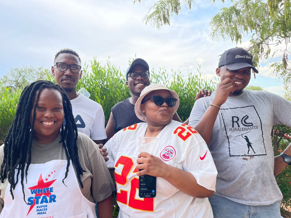 Winxx_777's tweet photo. F1: The WINning team @Winxx_777 @Gorthan_Sir @katlodotcom @UncleKennyBw, KT, Matlotlo, Alex, Itumeleng.
#F2: my fave. โค๏ธ @lalakaris
#LalaBytes #WinxxClub #TestBuds https://t.co/Dn4s4hvgj2