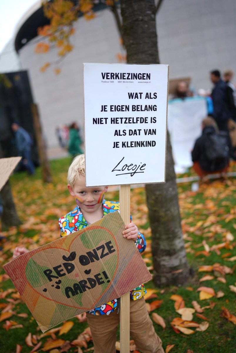 Marieke_degroot's tweet photo. Vandaag samen met mijn stoere kli-maatje bij @klimaatmars  
Wat een indrukwekkende dag in de warme en liefdevolle omgeving van @KlimaatGrootoud &amp; @XRFamilies #klimaatmars #redonzeaarde #jonggeleerd https://t.co/w7SKtkCAZ7