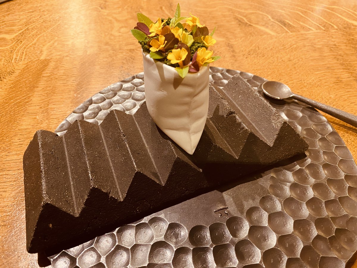 The ideology of ‘Our Farm’ created by <a href="/simon_rogan/">Simon Rogan</a> flows through so many of the stunning dishes <a href="/lenclume/">L'Enclume</a> #Cumbria

#3MICHELINStars #MICHELINGreenStar

guide.michelin.com/gb/en/cumbria/…