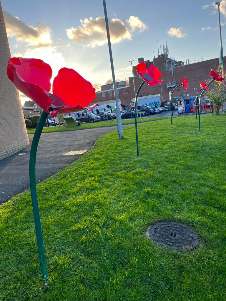 BChallonerArt's tweet photo. Bishop Challoner Catholic College are once again hosting an amazing art display to commemorate Remembrance Day. This year's theme marks the 75th Anniversary of the arrival of the Empire Windrush. Exploring the connections between the armed forces and the Windrush generation. https://t.co/vOgyt6NCVx
