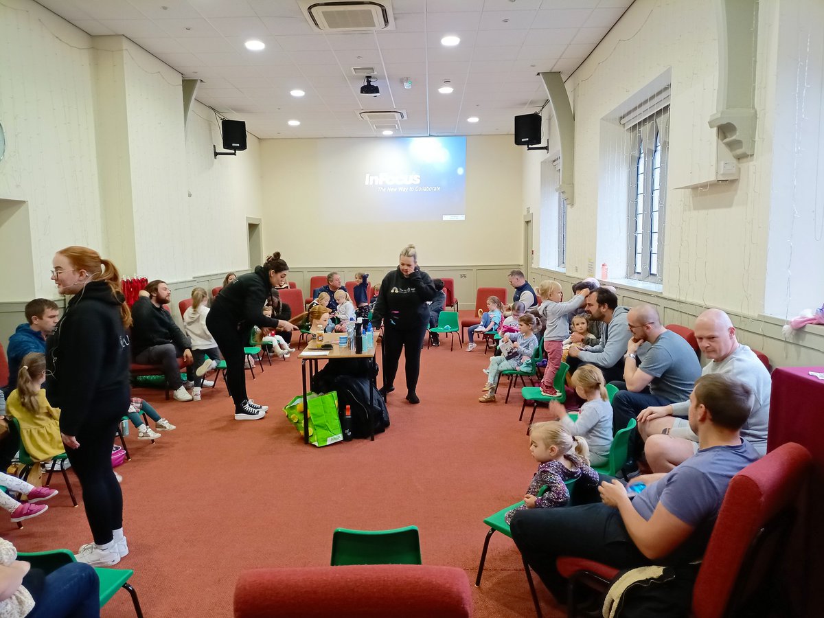 We hosted our first Dad's hairstyle workshop this afternoon. Thanks to <a href="/Thehairfairies/">still fucking jailed</a> for giving up their time to reach 19 dad's how to plait and do pony tails. Great afternoon.