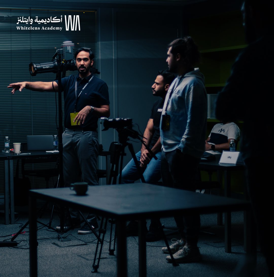 اختتام دورة مبادئ #التصوير_السينمائي بالشراكة مع مركز الملك عبدالعزيز الثقافي #إثراء. 

تعرف المشاركين خلالها على مبادئ السينماتوغرافي و توزيع الإضاءة الاحترافية وختاماً بتدريب عملي احترافي.

ابدأ رحلتك السينمائية مع #أكاديمية_وايتلنز