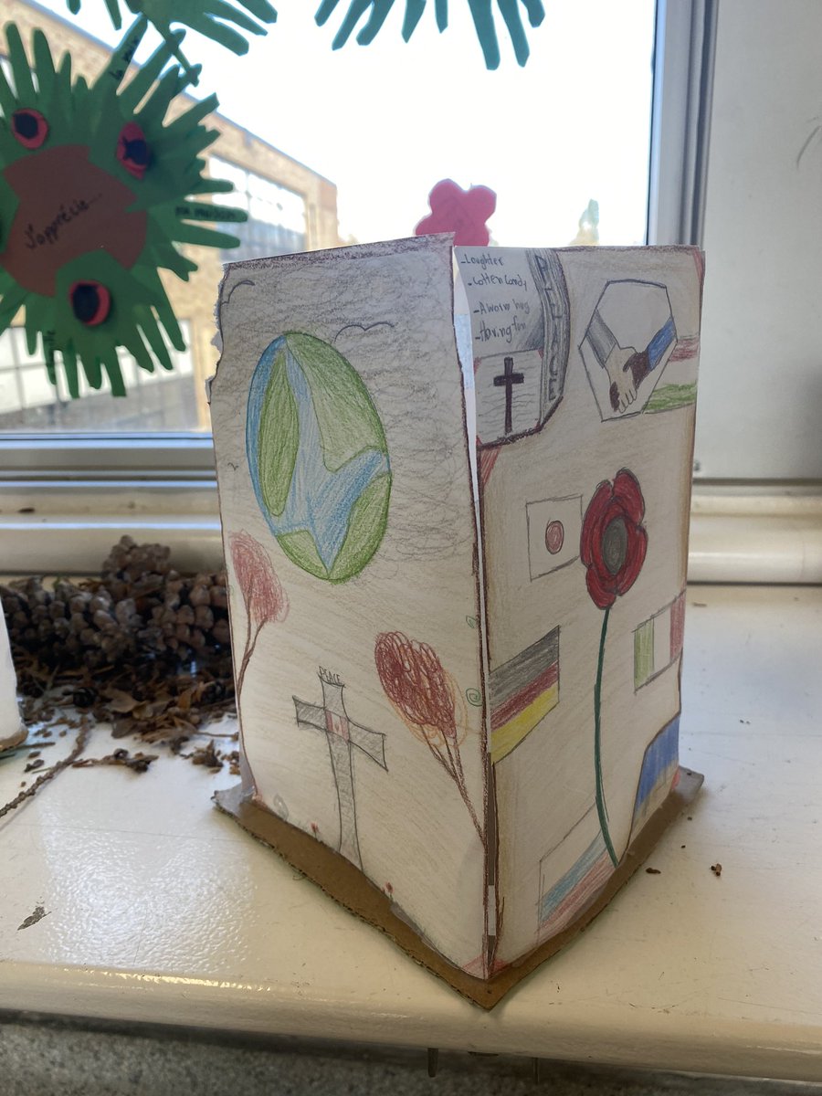 Peace Lanterns ❤️ so incredibly proud of my students with their role in <a href="/mountsfieldps/">Mountsfield Public School</a> Remembrance Day assembly to help create an atmosphere of Peace and Remembrance.