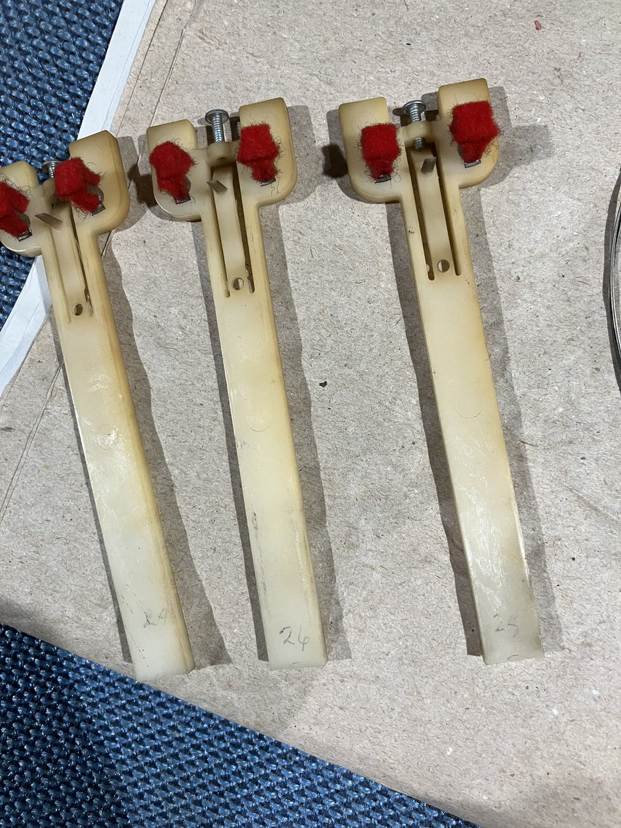 WaterRoomRecord's tweet photo. Reparing my
Baldwin CW-8-S
"Electric Harpsichord"
Circa 1960's
Day 1
Removing old strings.
Cleaning molded keys
#baldwin #electricharpsichord #harpsichord #cw8s #beatlegear #reparing #repare #60s #keyboards #mid60s #late60s #old #vintage #vintageinstruments #madeinUSA #abbeyroad https://t.co/HfIfqA97MT