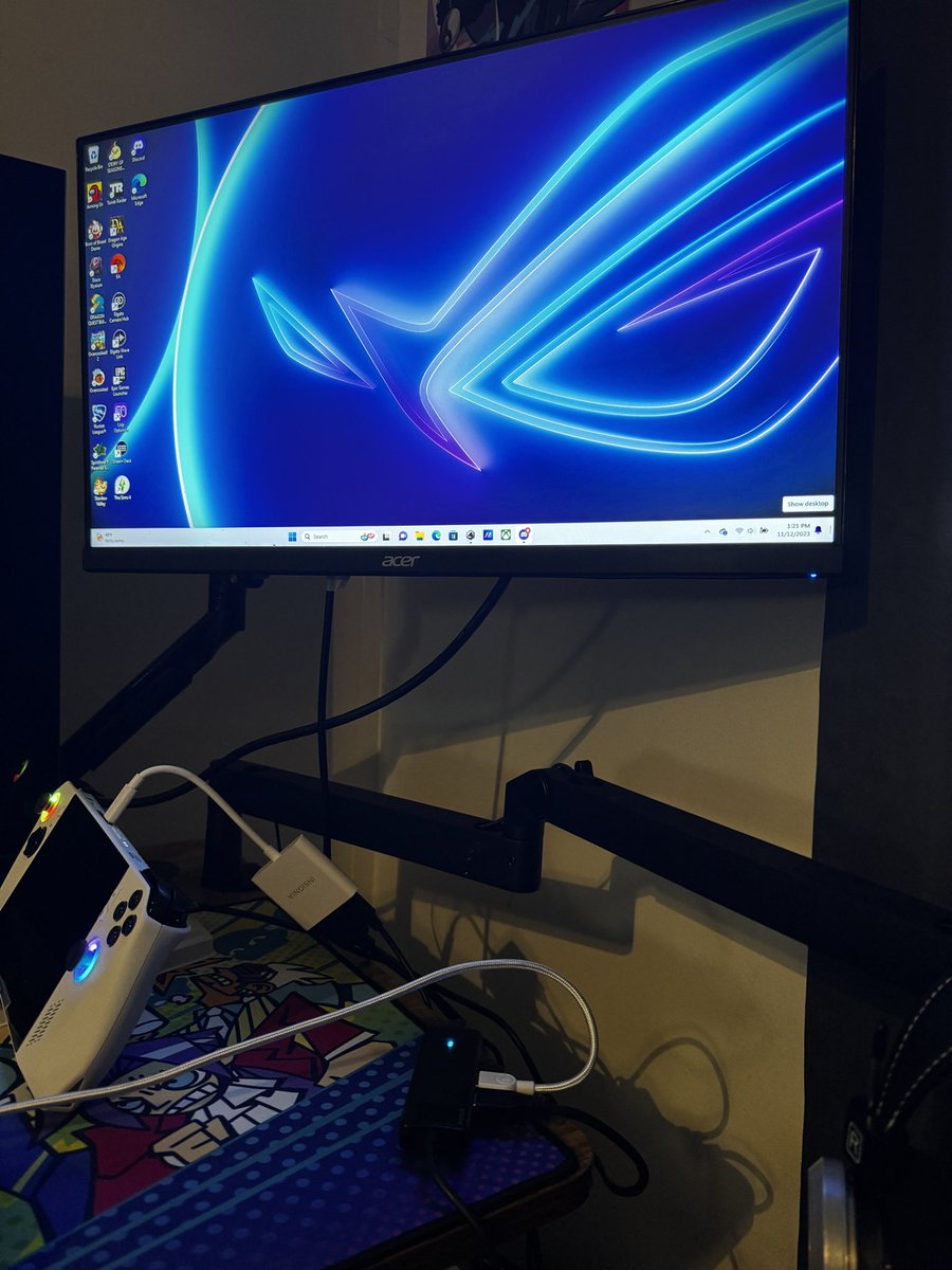 BeccasLive's tweet image. I made a gaming computer! But seriously the versatility this little thing offers is awesome for my life right now.