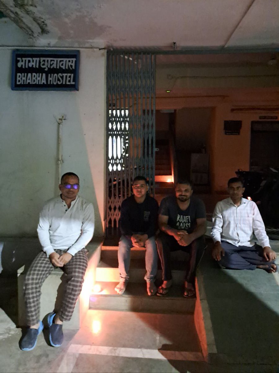 RupeshUP_19's tweet photo. 🙏🌻सादर प्रणाम 🌻🙏
🌻दीपों के दैदीप्यमान प्रकाश की तरह यह दीपावली भी आपके एवं आपसे संबंधित सभी लोगों के जीवन में विद्या, यश, धन, वैभव, ऐश्वर्य की चहुँओर समृद्धि में वृद्धि करे... आपकी मनोकामना की पूर्ति हो... इन्हीं शुभकामनाओं सहित #दीपावली_2023   की हार्दिक बधाइयाँ🌻 https://t.co/YCnCRr2Ud9