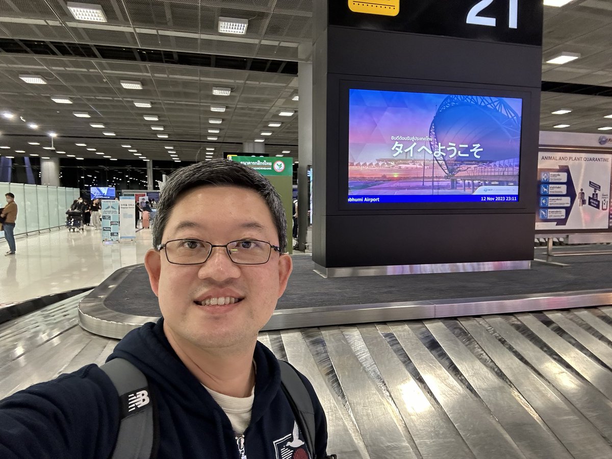 TLiewluck's tweet image. After 25-hour journey, I finally arrived Bangkok. I have 2 days to finish up my talks for #Siriraj Neurology and Thai #Neuromuscular and electro diagnostic medicine meetings.