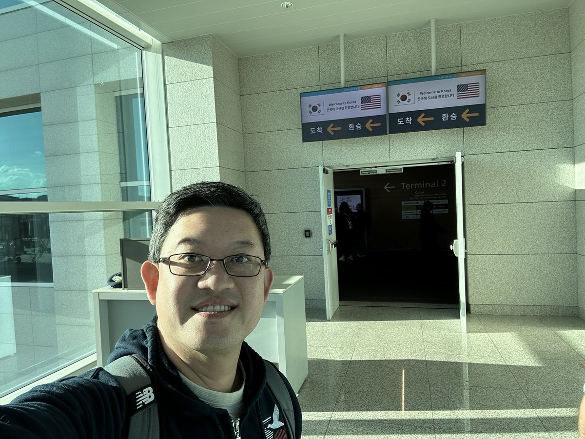 TLiewluck's tweet image. After 25-hour journey, I finally arrived Bangkok. I have 2 days to finish up my talks for #Siriraj Neurology and Thai #Neuromuscular and electro diagnostic medicine meetings.