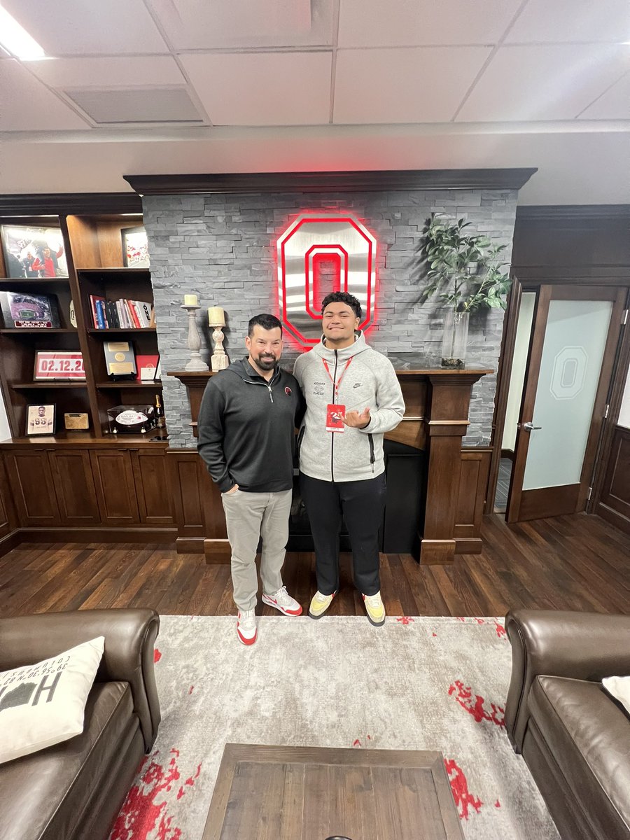 Thank you to @CoachJFrye and @ryandaytime for the warm welcome! Thank you @OhioStateFB fans and staff for the intense atmosphere! I loved every single part of my visit! #GoBucks