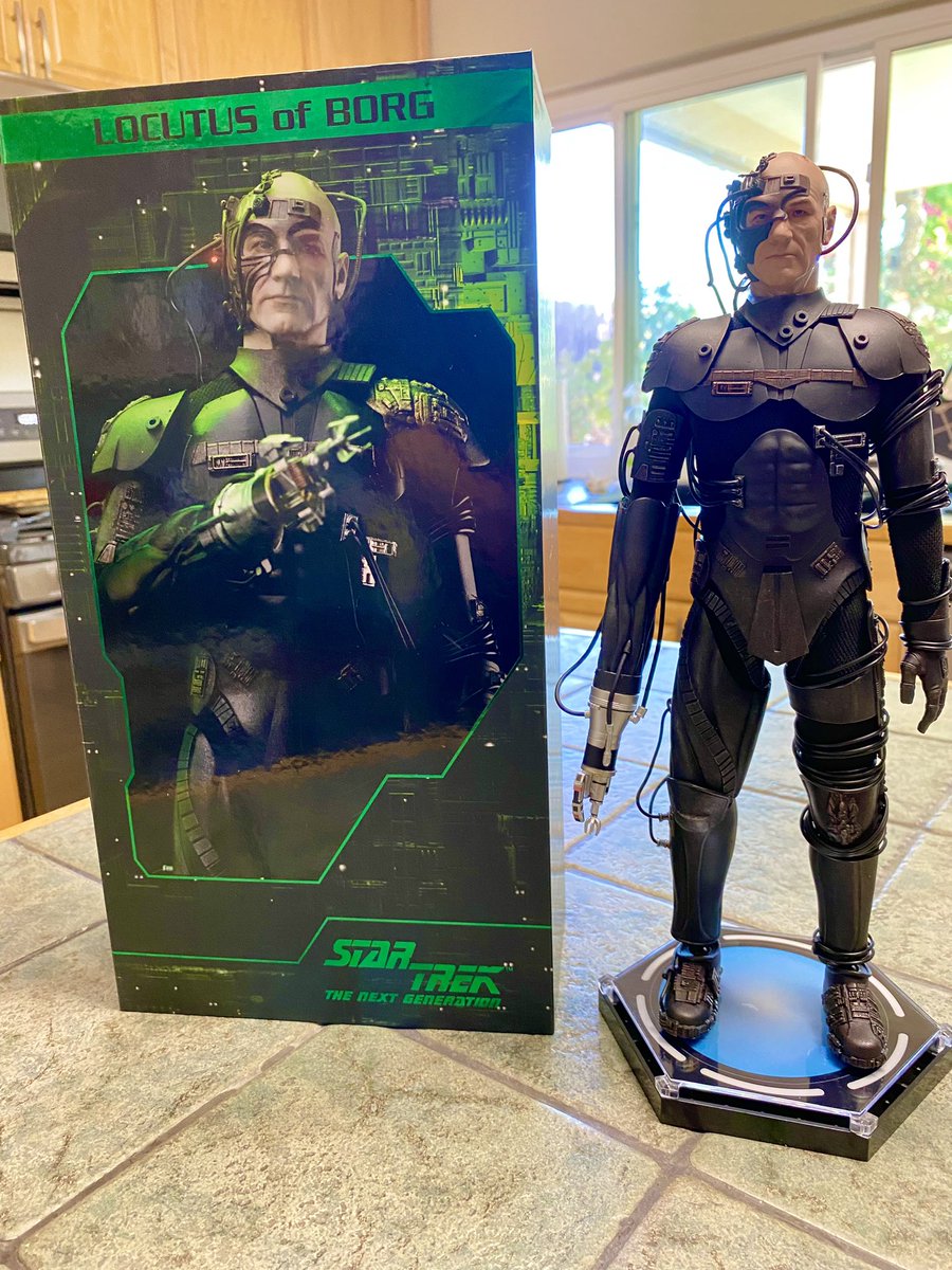 Roman_OT_Empire's tweet photo. These EXO Picard and Locutus figures are just superb! Remarkable detail! #exo #jeanlucpicard #locutus #startrek #startrekthenextgeneration https://t.co/emAXfAhHjz
