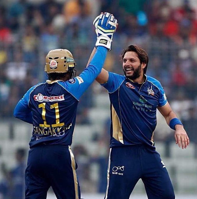 UmpireFourth's tweet photo. Iconic 📸
Sangakara wicketkeeper, Shahid Afridi bowler.
#BPL2017 #CWC2023 #CWC23 #SalaarTrailer #ENGvsPAK #RohitSharma #BabarAzam #INDvNED #INDvsNE #ViratKohli #HappyDiwali #Tiger3Review https://t.co/oMRlvhIqyK