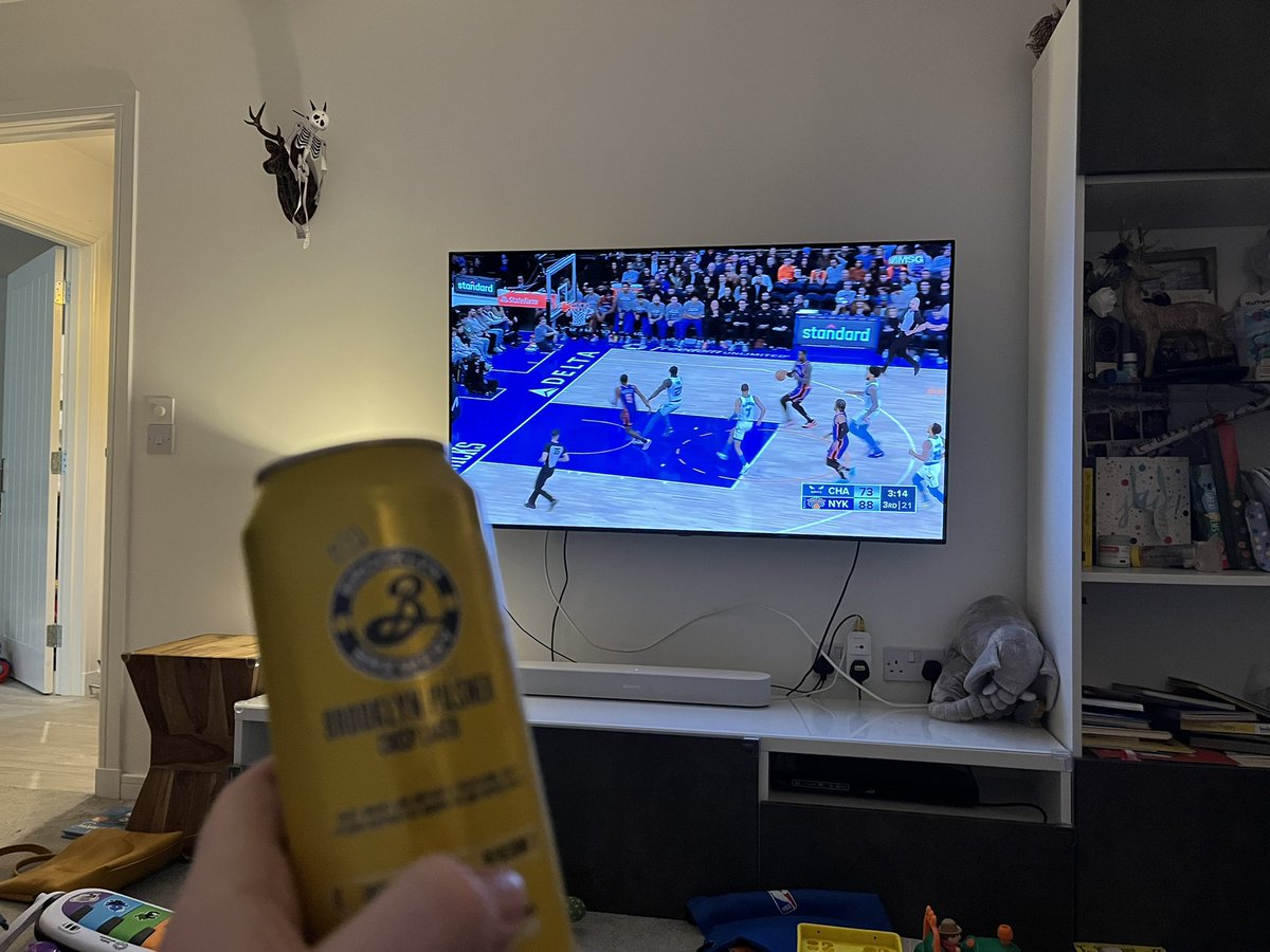 Love an early game! Having a @BrooklynBrewery lager and wishing I was at MSG. Let’s finish this one off, Knicks!
#NewYorkForever