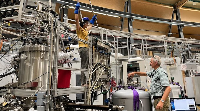 stonesaga95's tweet image. Research suggests that using manganese-doped germanium telluride could potentially result in computers requiring less than one-millionth of the current energy to switch a bit. #EnergyEfficiency #ComputingTechnology