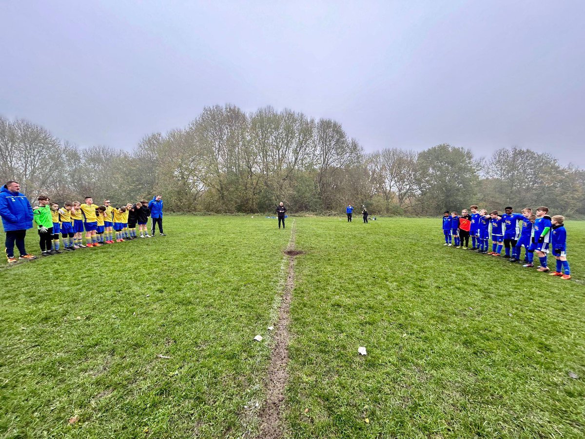 Teamgrassroots_'s tweet photo. Thorncliffe Villa Under 15s Yellows.

Drighlington Juniors U12 & Bramley

Harling Colts FC U14s Stallions and Attleborough FC U14 Vipers

Immingham Pilgrims U11s & U12s

All paying their respects for the fallen.

At the eleventh hour on the eleventh day of the eleventh month – we will remember them.❤️

#GrassrootsRemembers #LestWeForget