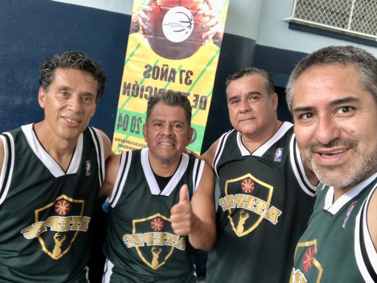 SHIELD73's tweet photo. #BaskeTime #Oaxaca
Y regresamos a la cancha después de meses de ausencia, jugamos con Atepec!!
Equipo de mi amigo Wil.
Buen juego!!
Buen equipo!!
Ganamos!!! 🏀🏀🏀🏀🏀
#NoLoEntenderias
#ilovethisgame #basketball #lifestyle #Mixteco
#SKT https://t.co/33gRpkscbl