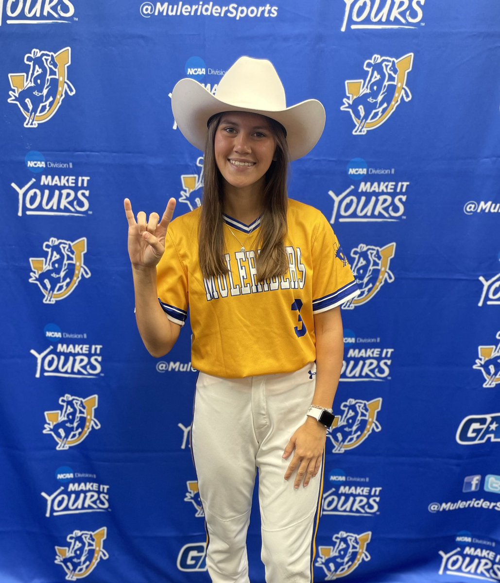 MaddieDillon00's tweet photo. I had a great time on my official visit this weekend! Thank you to the coaches and players at SAU for making this feel like home. Can’t wait to continue my softball journey at SAU! #LetsRide @mollymcarter_ @JAnderson_Coach @mandybrooke14 
 @SAUSoftball https://t.co/87IJg4PMaG