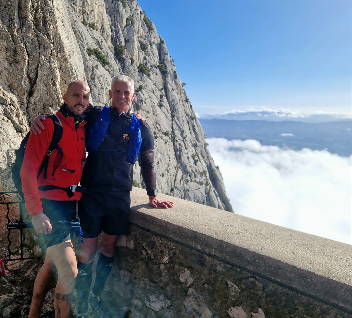 Les officiers de l'<a href="/ENSOSP/">Ensosp</a> qui étaient hier sur l'ensemble des cérémonies du #11novembre2023 dans le <a href="/departement13/">Département des Bouches-du-Rhône</a> ont eu le plaisir de découvrir la célèbre #Sainte #Victoire <a href="/aixmaville/">Aix-en-Provence</a> 
Au delà de la solidarité du groupe, j'ai eu le plaisir de retrouver un ami du <a href="/FestivalODP/">Festival ODP Talence</a>