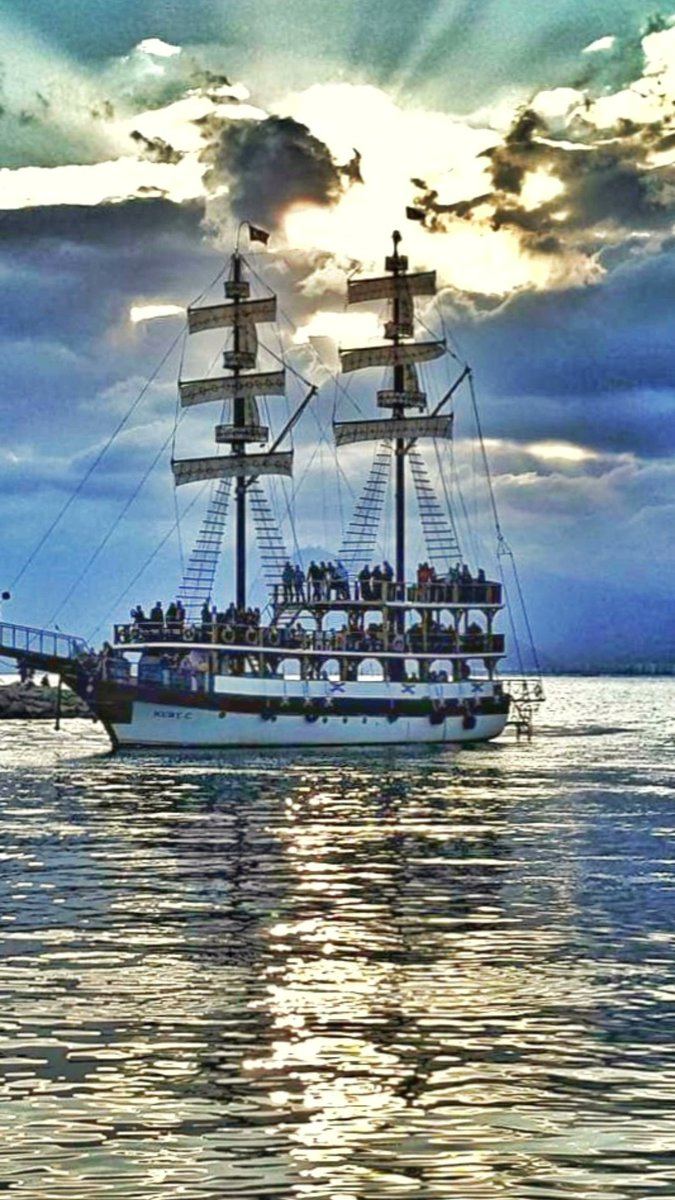 ozdemy's tweet photo. antalya yat limanı. https://t.co/9a94olBvkh